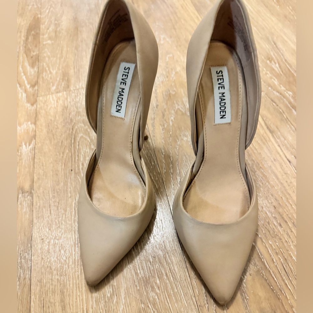 Steve Madden Tan Heels Classic Stiletto Design